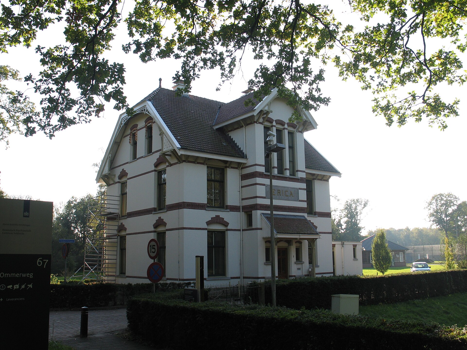 De historische directeursvilla van Veldzicht aan de Ommerweg in Balkbrug